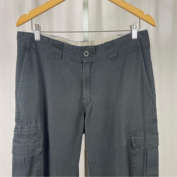 Dickies Flex 34 x 32 Relaxed Straight Cargo Pants Workwear Restaurant Business - Picture 3 of 9